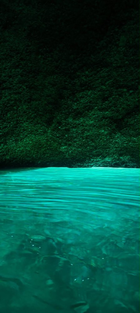 Ingresso della Grotta Azzurra della baia di Žanja dal mare